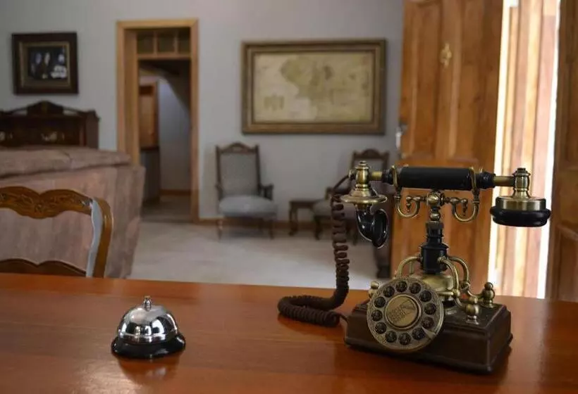 בית מלון כפרי Hobbit Boutique