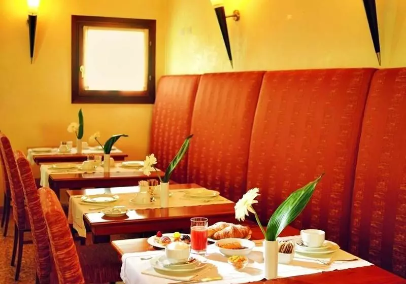 酒店 Venice Resort Airport