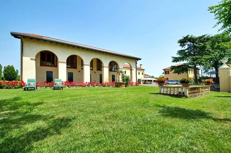 酒店 Venice Resort Airport