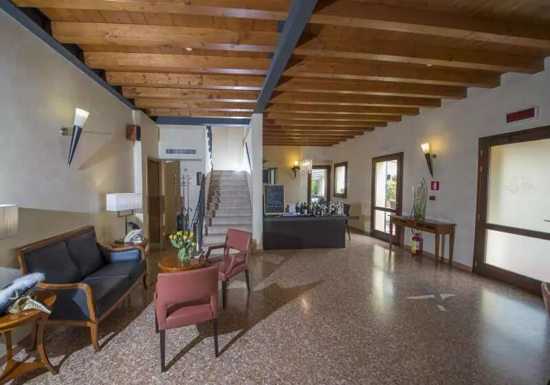 酒店 Venice Resort Airport