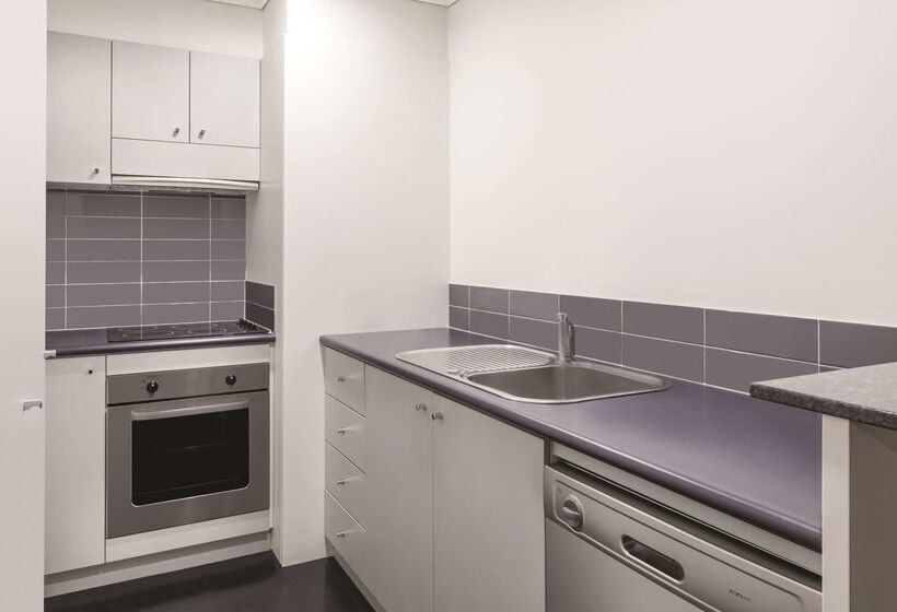 Adina Apartment Hotel Perth Barrack Plaza