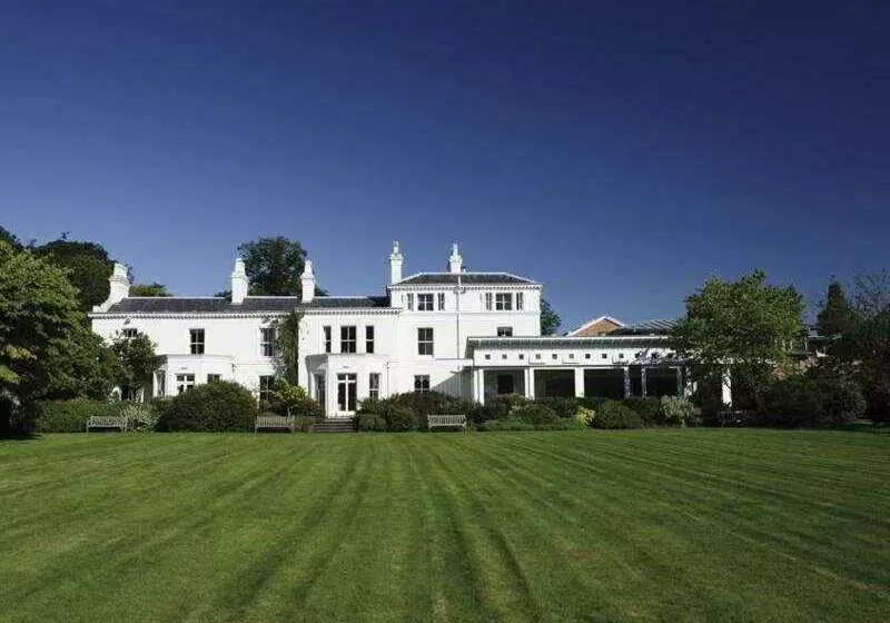 Chancellors Hotel & Conference Centre