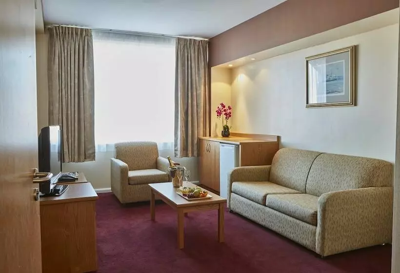 酒店 Future Inn Cardiff Bay