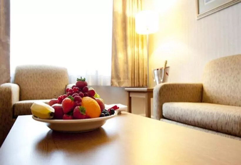 酒店 Future Inn Cardiff Bay