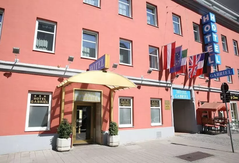 Garten  Und Kunsthotel Gabriel City