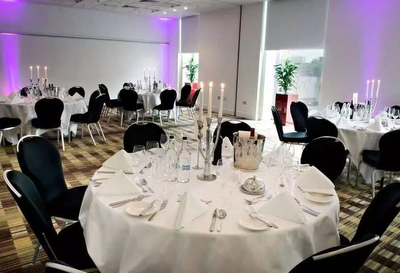 בית מלון כפרי Hilton Manchester Deansgate