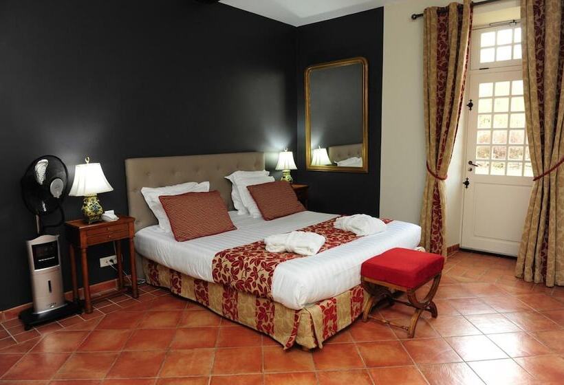 هتل Hôtel Le Château Fort De Sedan