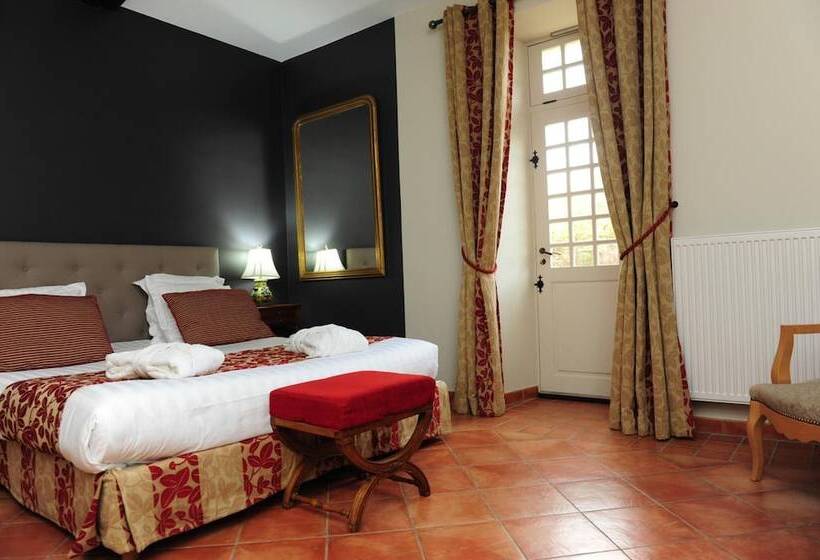 هتل Hôtel Le Château Fort De Sedan