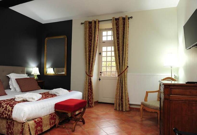 هتل Hôtel Le Château Fort De Sedan