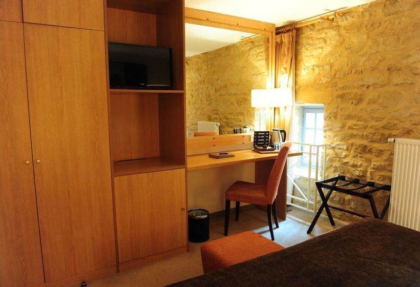 هتل Hôtel Le Château Fort De Sedan