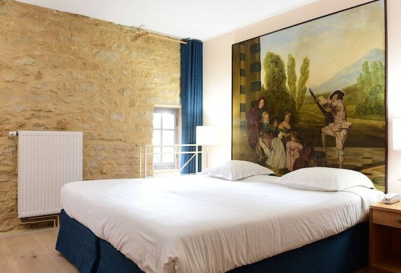 هتل Hôtel Le Château Fort De Sedan