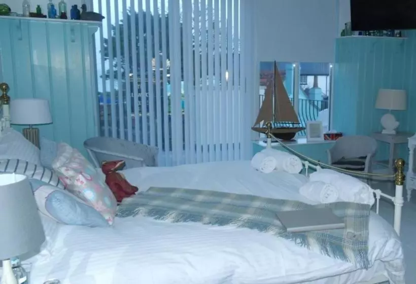 Отель Lulworth Cove Inn