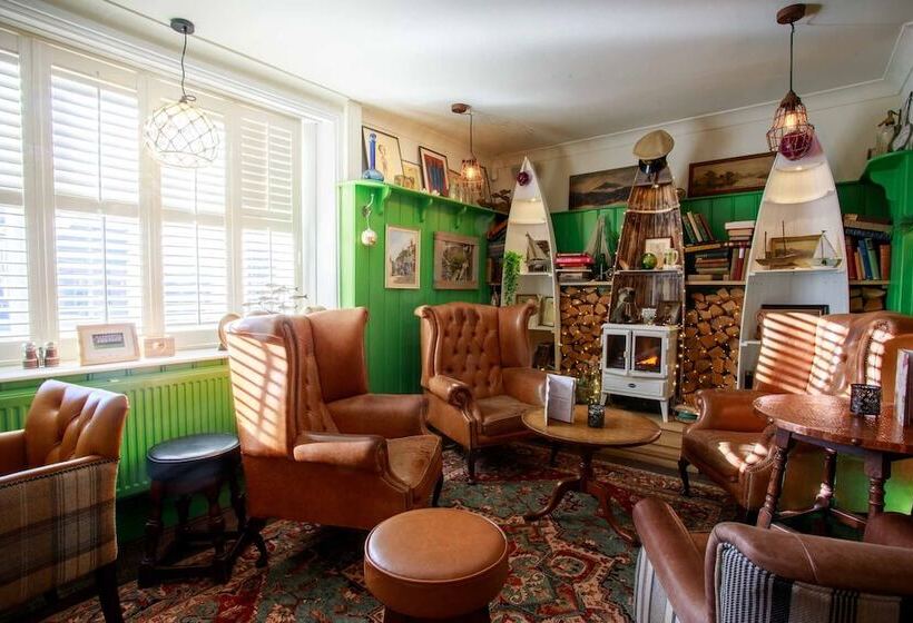 酒店 Lulworth Cove Inn