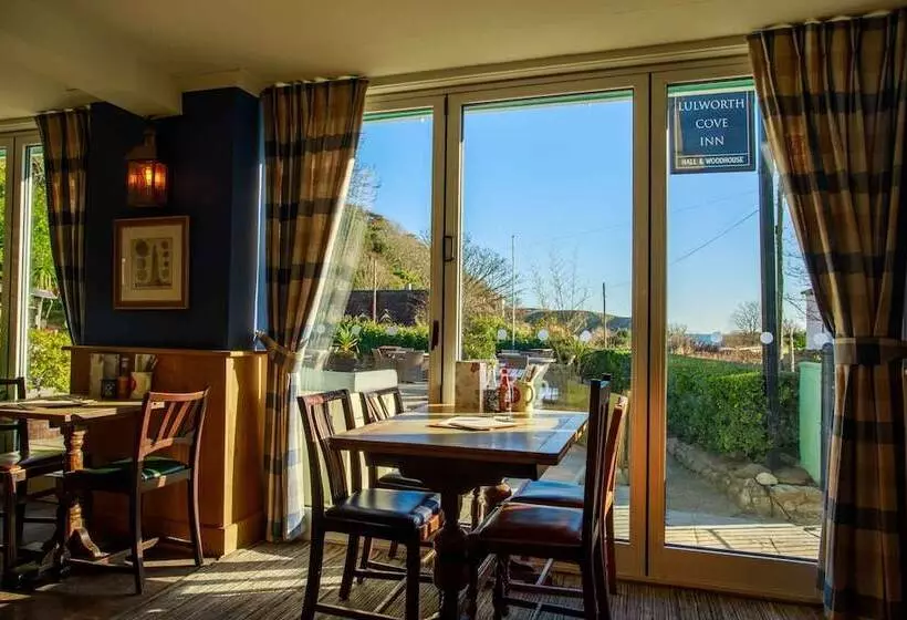 Отель Lulworth Cove Inn