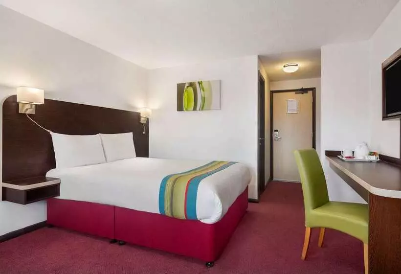 Отель Ramada London South Mimms