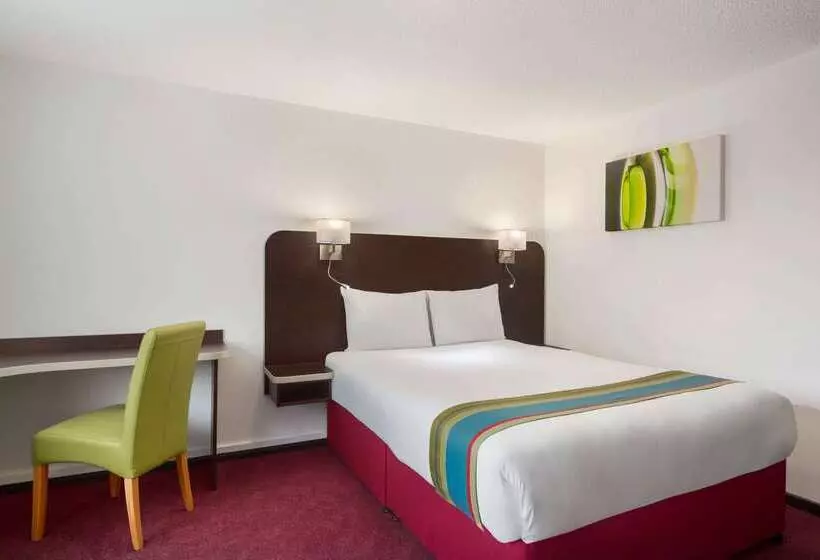 Отель Ramada London South Mimms