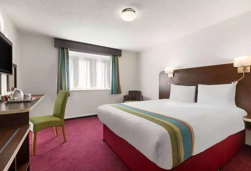 Отель Ramada London South Mimms