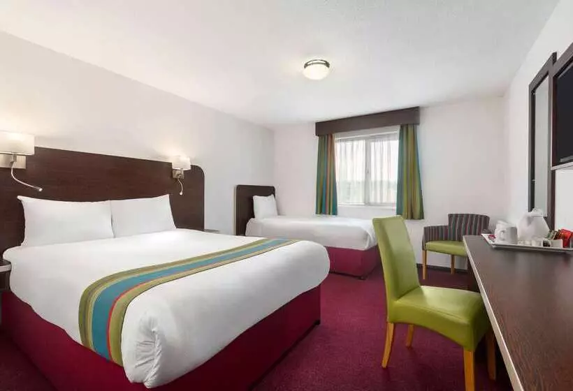 Отель Ramada London South Mimms