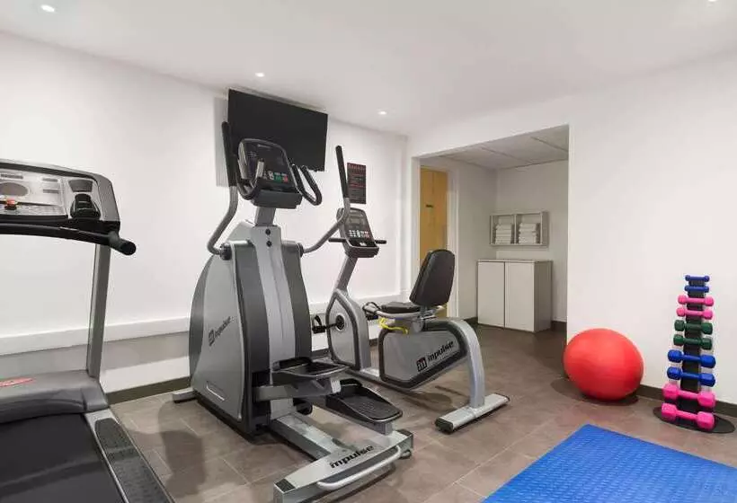 Отель Ramada London South Mimms