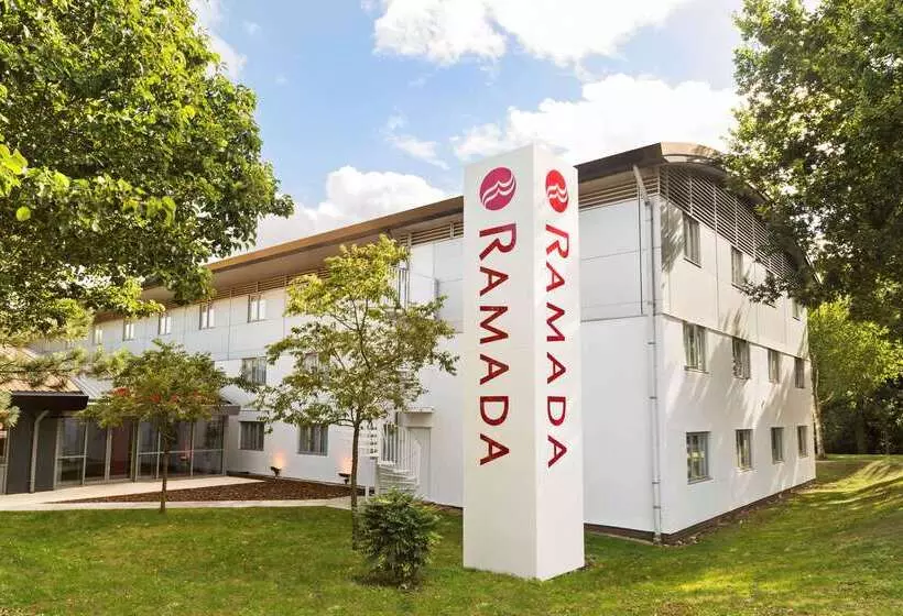 Отель Ramada London South Mimms