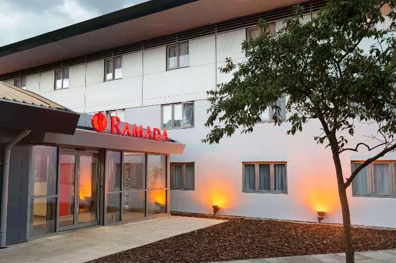 Отель Ramada London South Mimms
