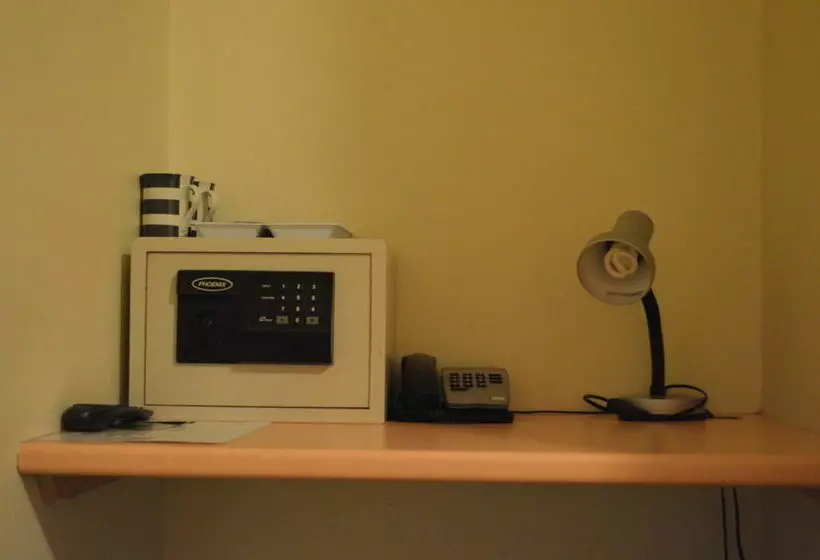 Отель Snooze Inn Fortitude Valley