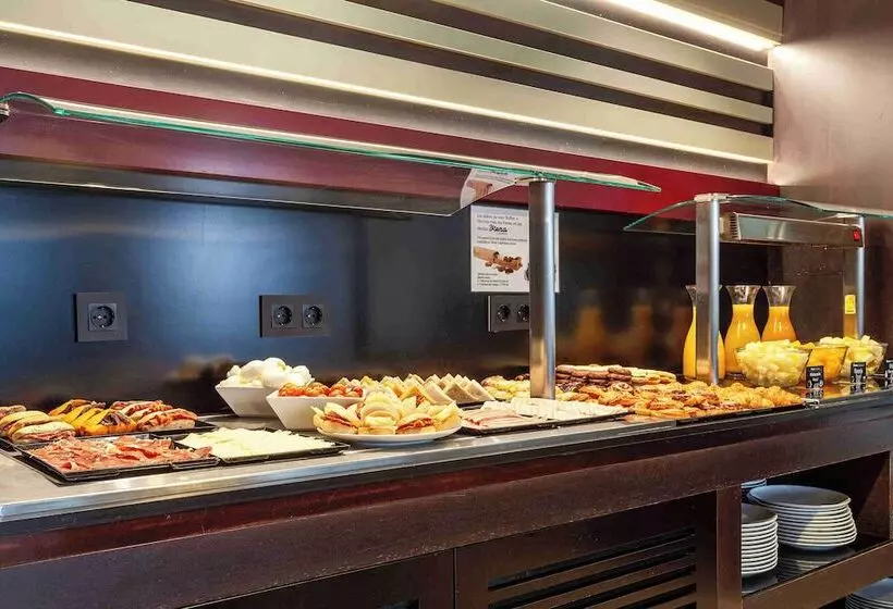 هتل Suites Viena Plaza De Espana