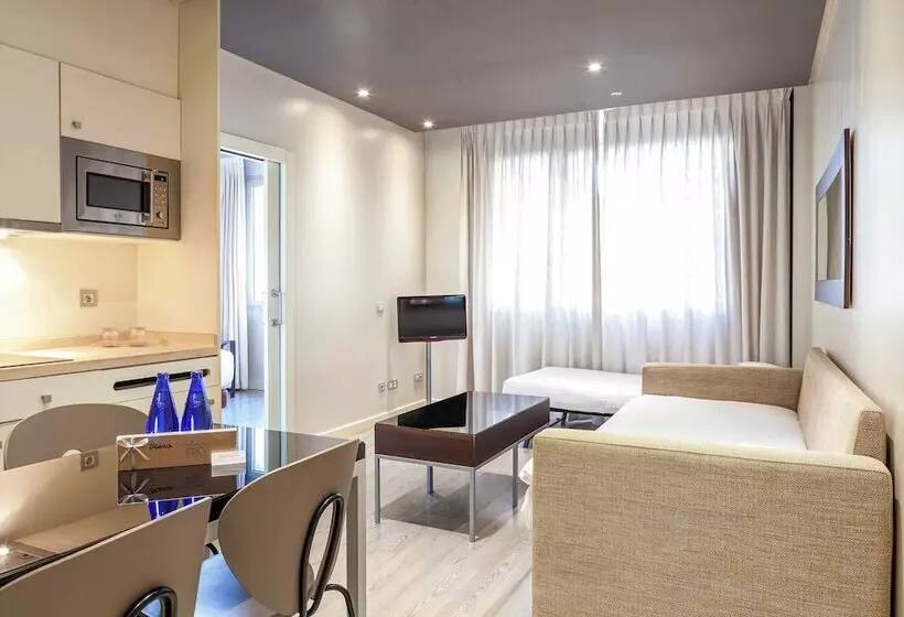 هتل Suites Viena Plaza De Espana