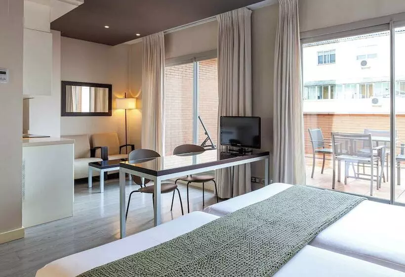 هتل Suites Viena Plaza De Espana