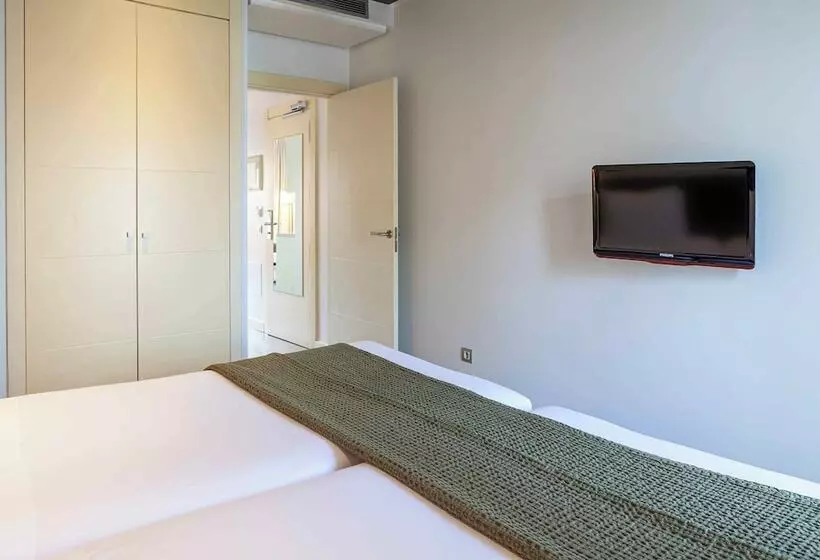 هتل Suites Viena Plaza De Espana