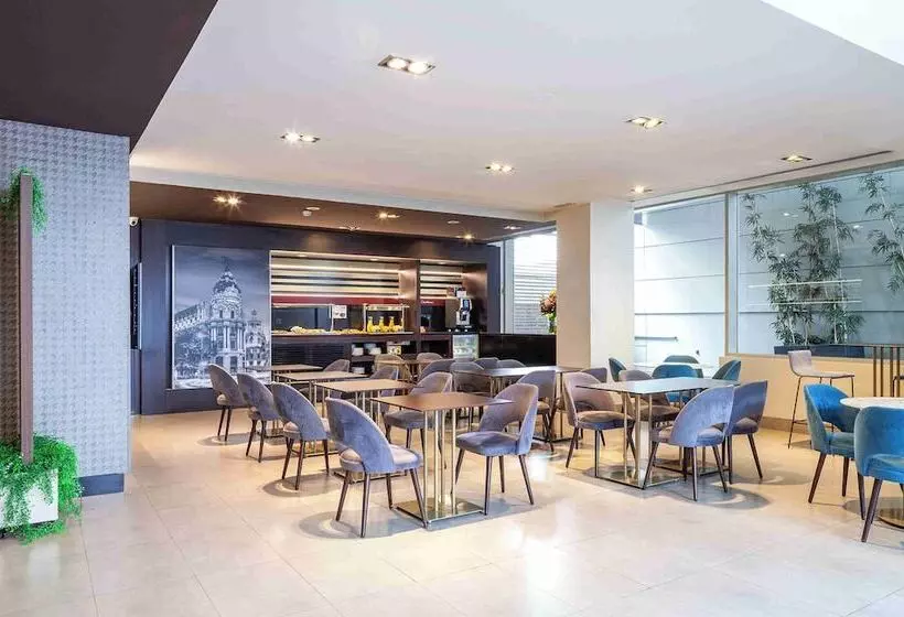 هتل Suites Viena Plaza De Espana