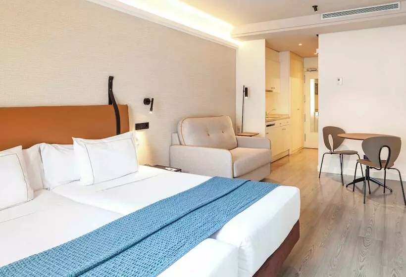 هتل Suites Viena Plaza De Espana