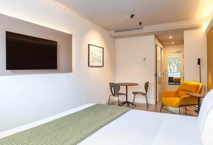 هتل Suites Viena Plaza De Espana
