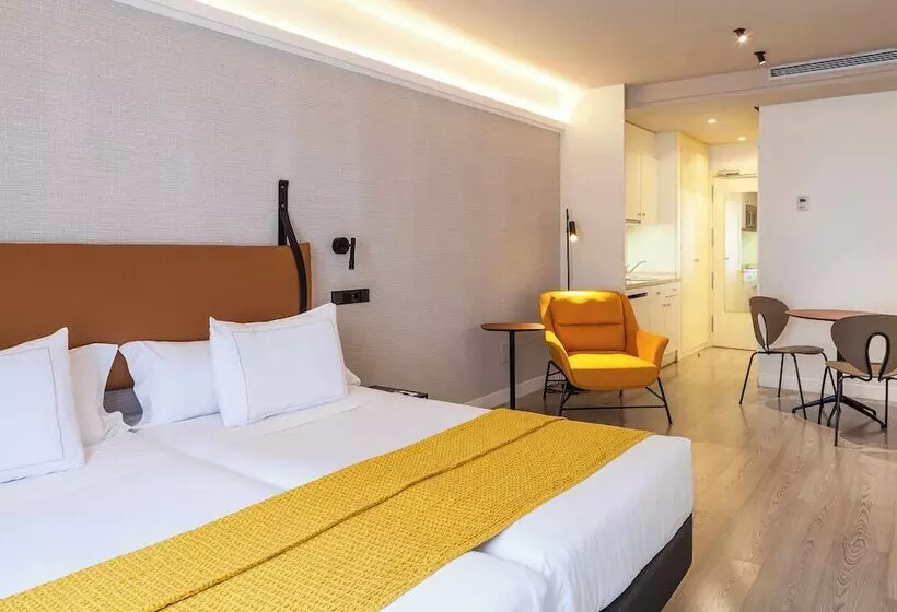 هتل Suites Viena Plaza De Espana