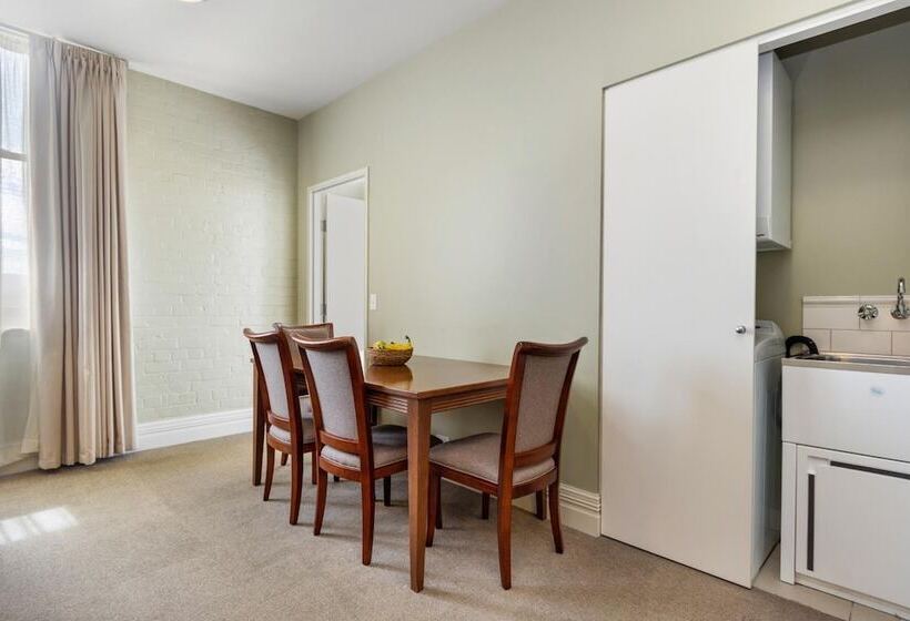 Launceston Central Apartment Hotel Official