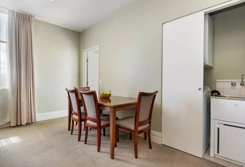Launceston Central Apartment Hotel Official