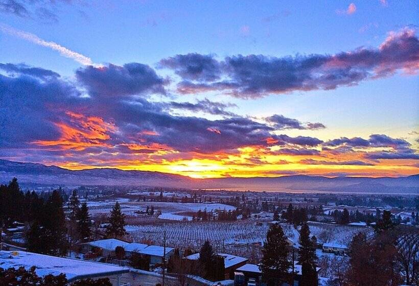 Szálloda Acker Vacation Homes & Suites