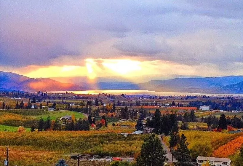 酒店 Acker Vacation Homes & Suites