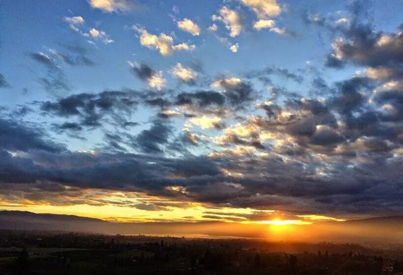 酒店 Acker Vacation Homes & Suites