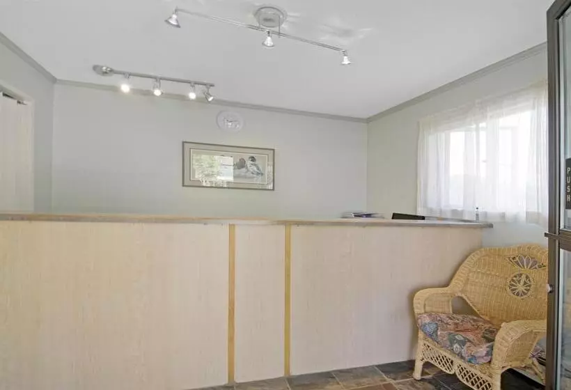 ホテル Canada S Best Value Desert Inn & Suites