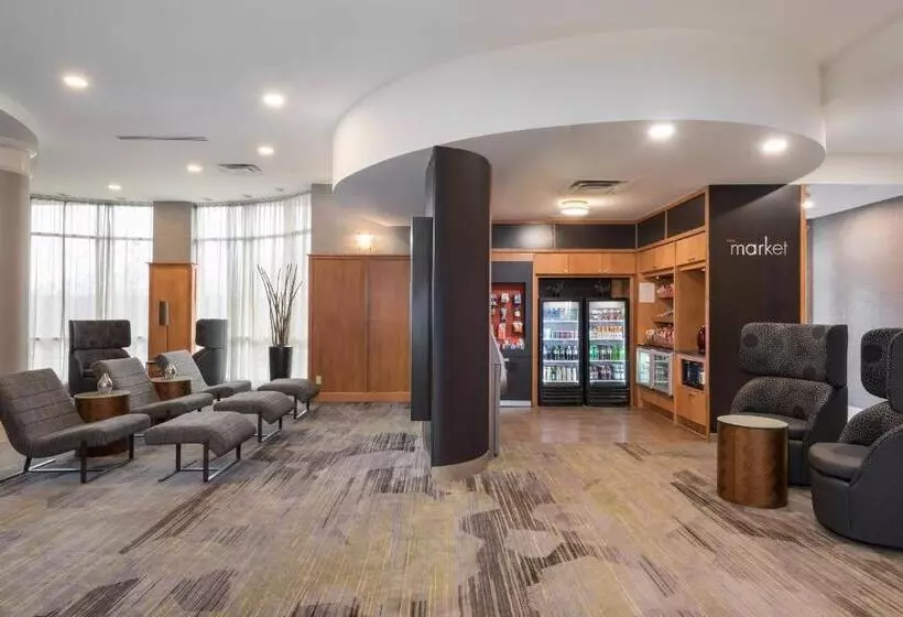هتل Courtyard By Marriott Toronto Vaughan