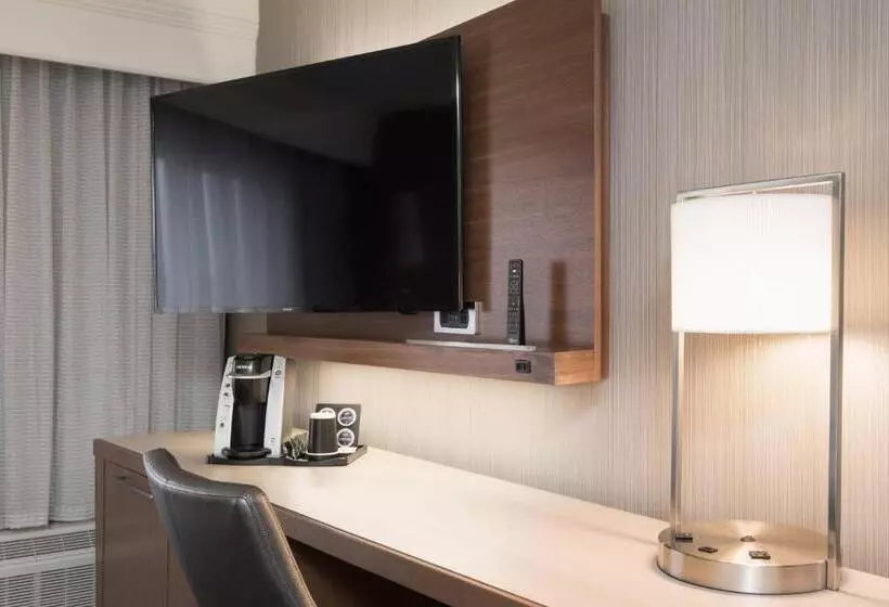 هتل Courtyard By Marriott Toronto Vaughan