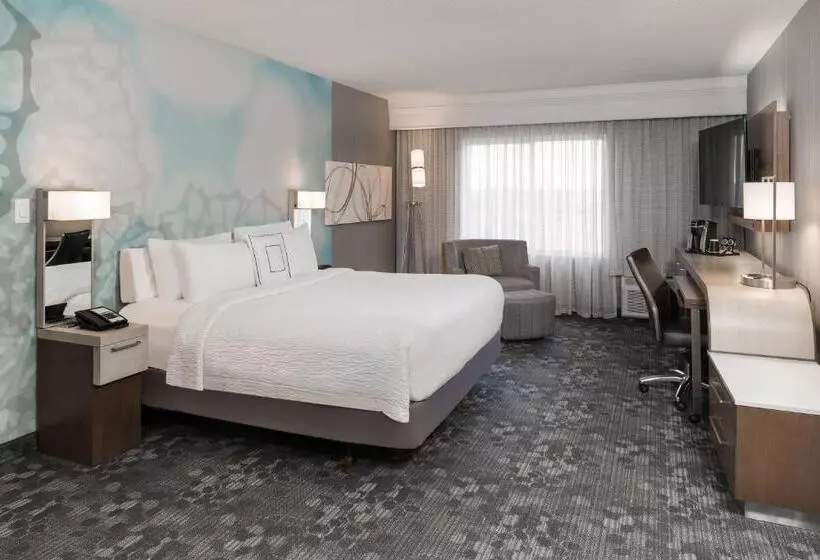 هتل Courtyard By Marriott Toronto Vaughan