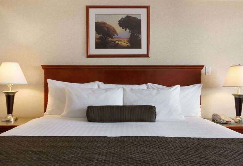 Hotelli Days Inn & Suites By Wyndham Langley