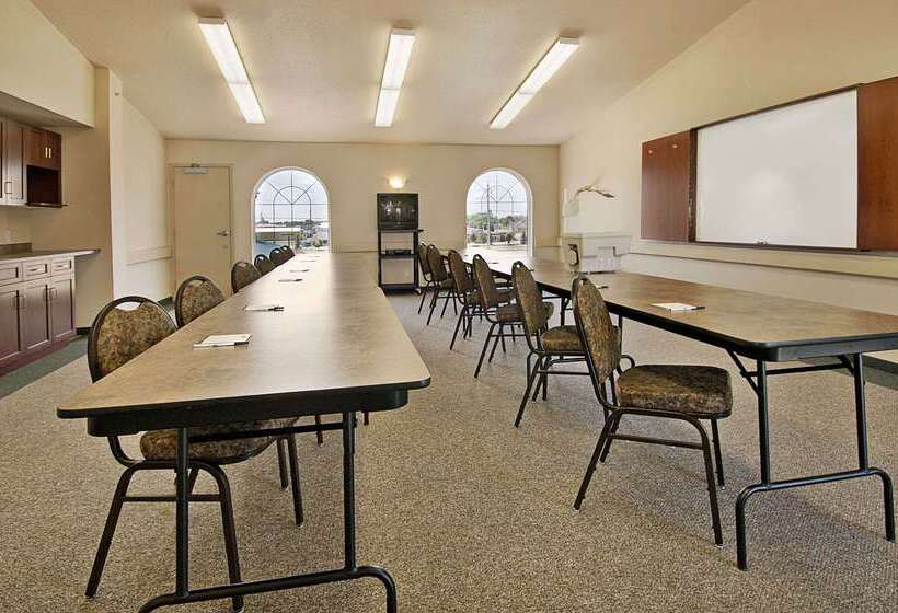 Hotel Days Inn & Suites By Wyndham Winkler