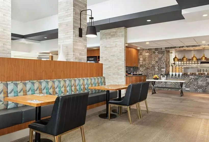 Отель Hilton Garden Inn Kitchener/cambridge