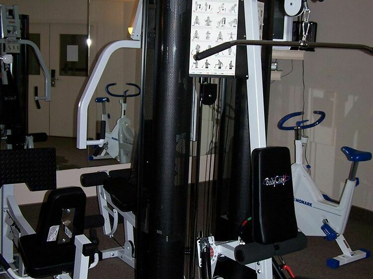 هتل Inuvik Capital Suites