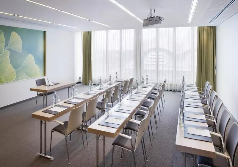 Mövenpick Hotel Frankfurt City Messe