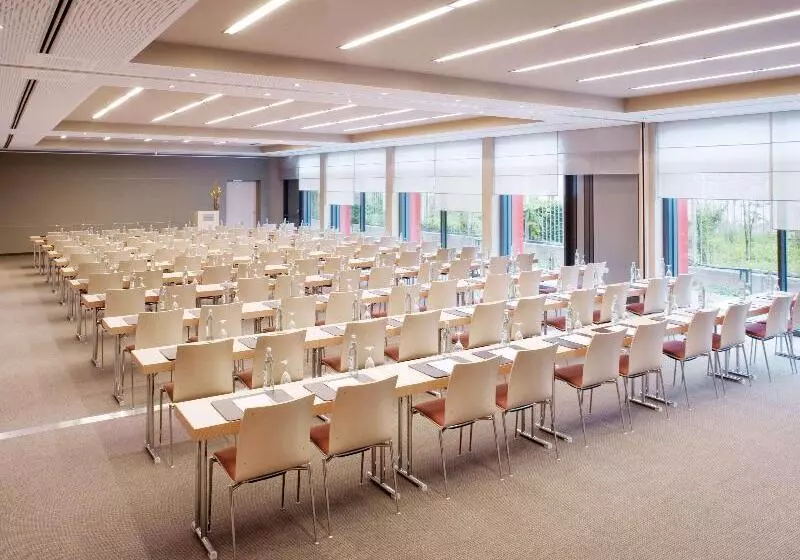 Mövenpick Hotel Frankfurt City Messe