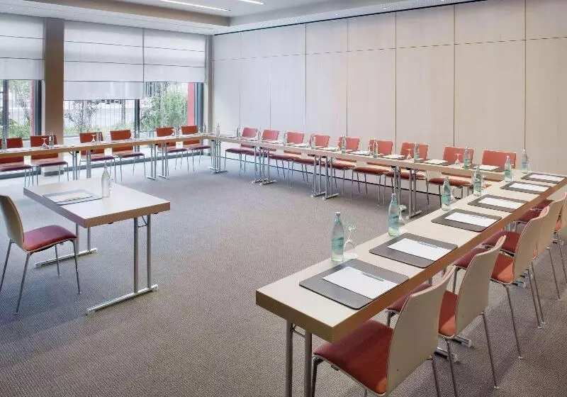 Mövenpick Hotel Frankfurt City Messe